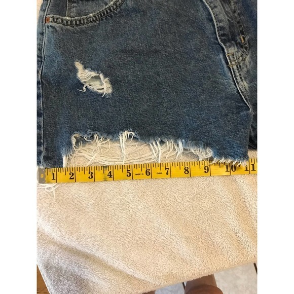 Forever 21 distressed Size 29 denim shorts - Picture 14 of 14